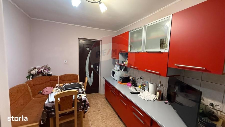Casă cu 4 camere în Mândrești-Munteni