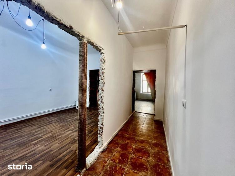 Apartament cu 2 camere semidecomandat în Independenței