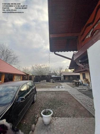 Casă individuală cu 7 camere cu Teren 2000 Mp în Exterior Vest