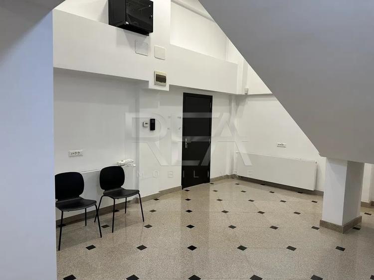 Birou, de 124.76000213623 mp, în 13 Septembrie