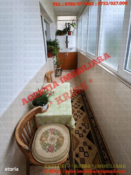 Apartament cu 3 camere decomandat în Central