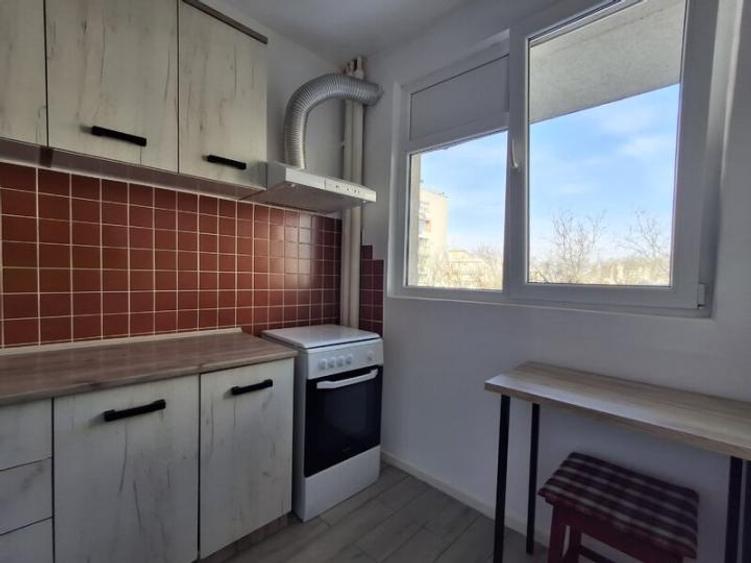 Apartament cu 2 camere decomandat, mobilat în 1 Mai