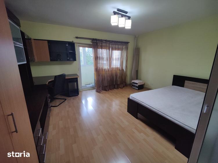 Apartament cu 2 camere semidecomandat în Mircea cel Bătrân