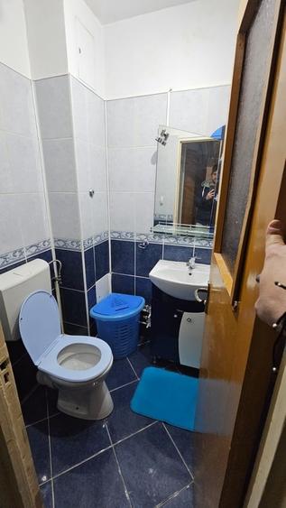 Apartament cu 4 camere decomandat în Titan