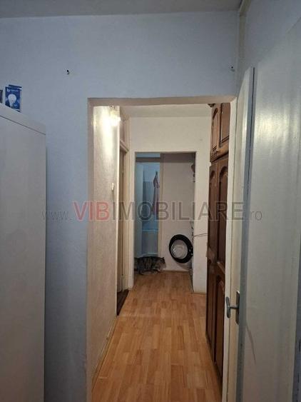 Apartament cu 3 camere decomandat, mobilat în Lipovei