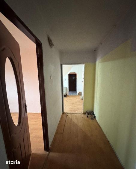 Apartament cu 3 camere semidecomandat în Central