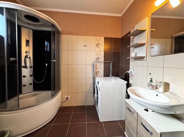 Duplex cu 5 camere cu Canalizare în Dumbrăvița