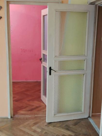 Apartament cu 3 camere semidecomandat în Micro 38