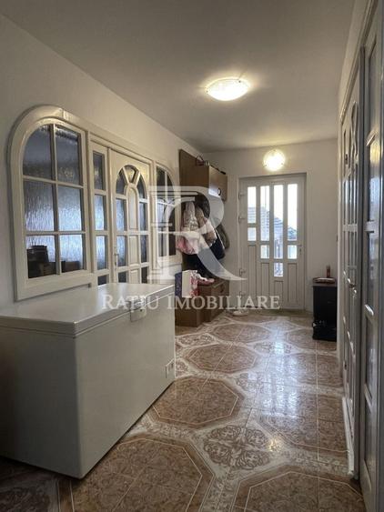 Casă cu 6 camere cu Canalizare în Podgoria
