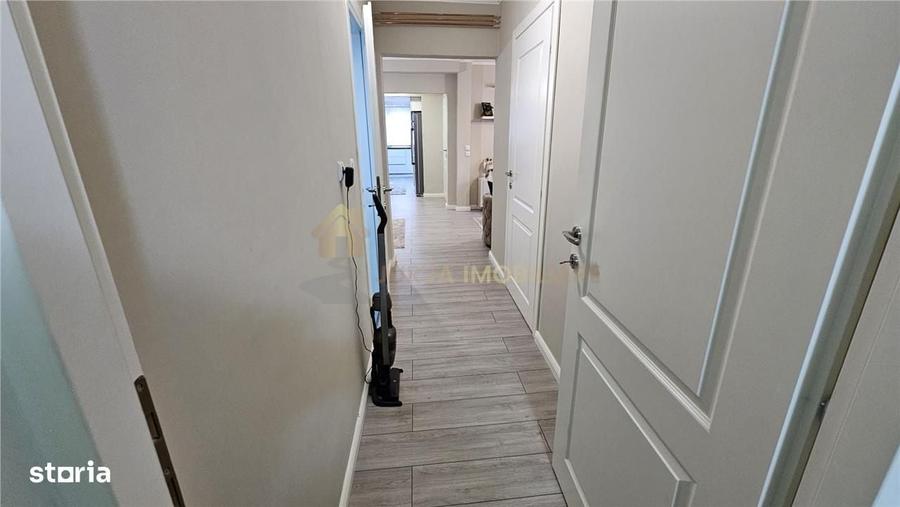 Apartament cu 4 camere decomandat în Florești