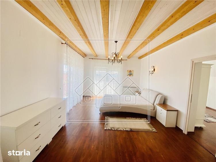 Apartament cu 5 camere în Calea Dumbrăvii