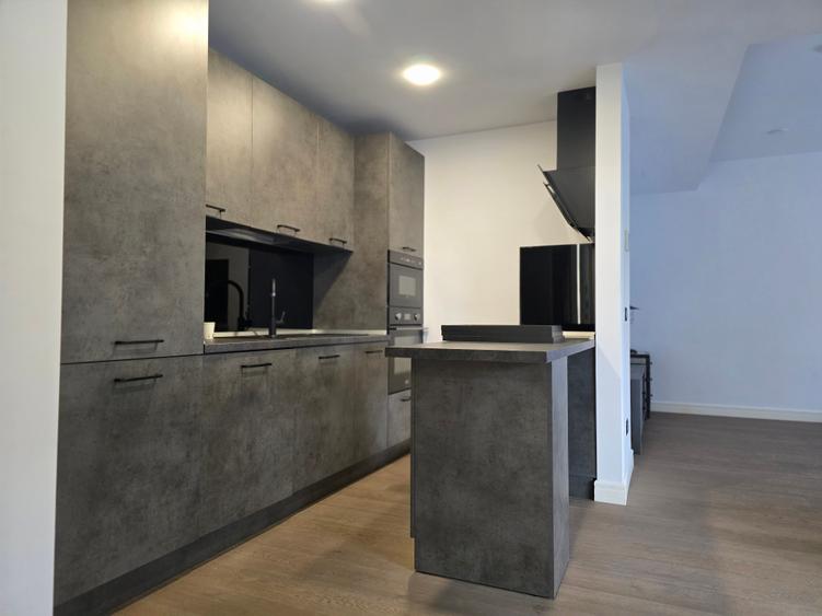 Apartament cu 2 camere semidecomandat în Băneasa