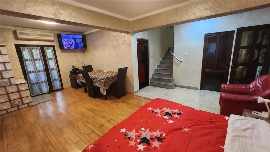 Casă individuală cu 5 camere cu Canalizare în Exterior Nord