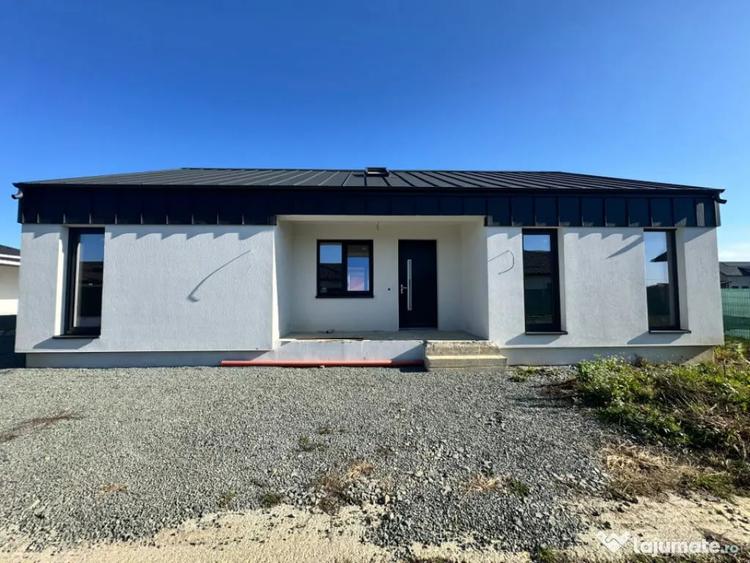 Casă cu 4 camere cu Teren 475 Mp în Mocira