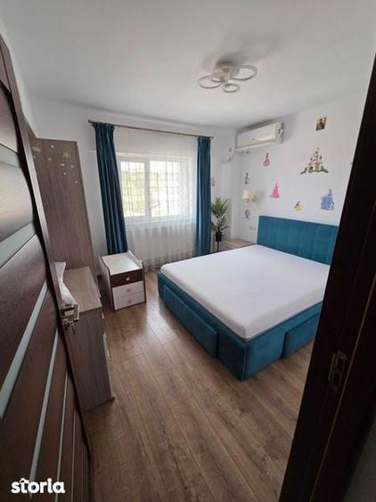 Apartament cu 4 camere decomandat în Orașul de Jos