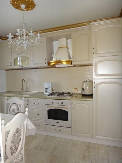 Apartament cu 3 camere decomandat, mobilat în Dumbrăvița