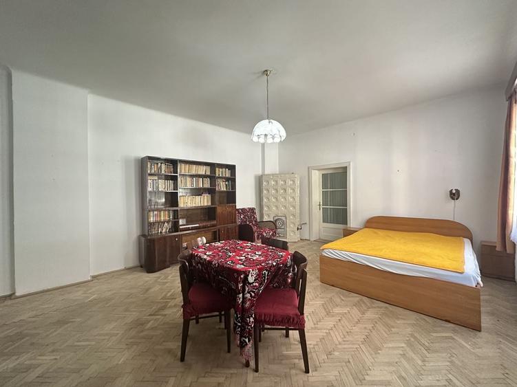 Apartament cu 2 camere semidecomandat în Centrul Istoric