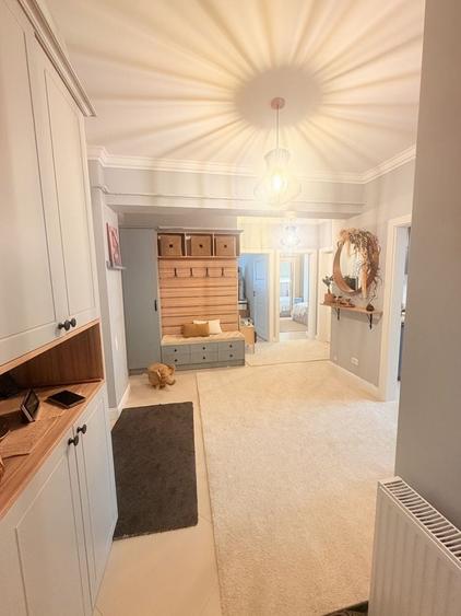 Apartament cu 3 camere decomandat în Central