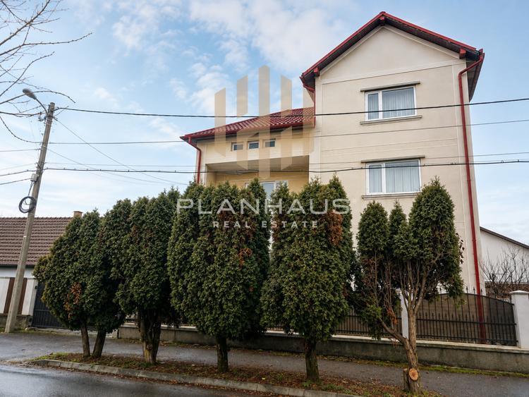 Casă cu 6 camere cu Canalizare în Ultracentral