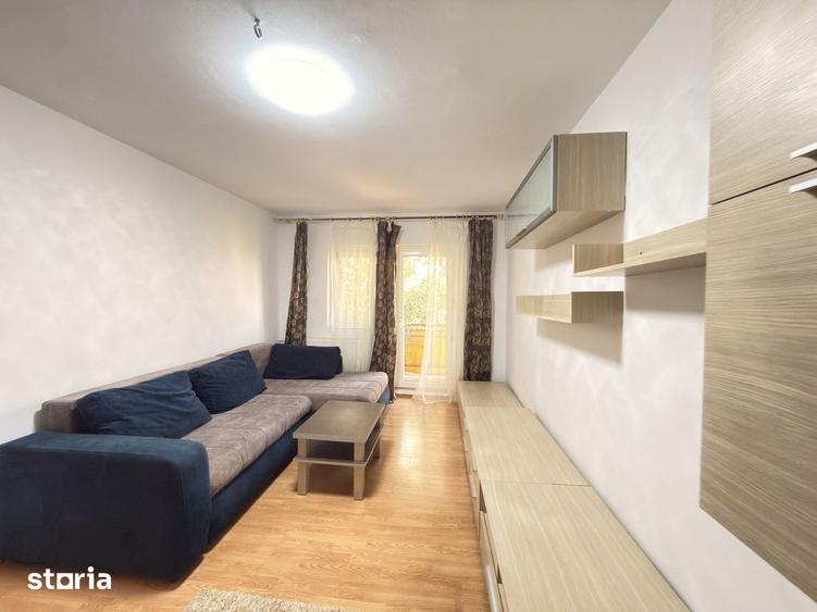 Apartament cu 3 camere decomandat în Lipovei