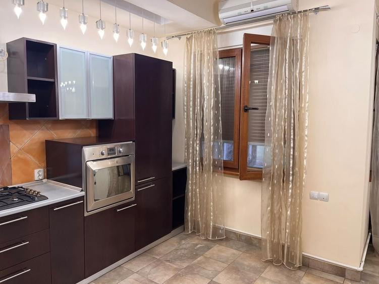 Apartament cu 2 camere semidecomandat, mobilat în Calea Victoriei