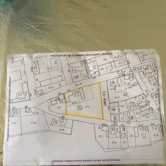 Casă individuală cu 3 camere cu Teren 3300 Mp în Central
