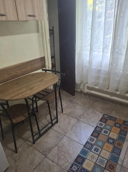 Apartament cu 2 camere semidecomandat în Calea Severinului