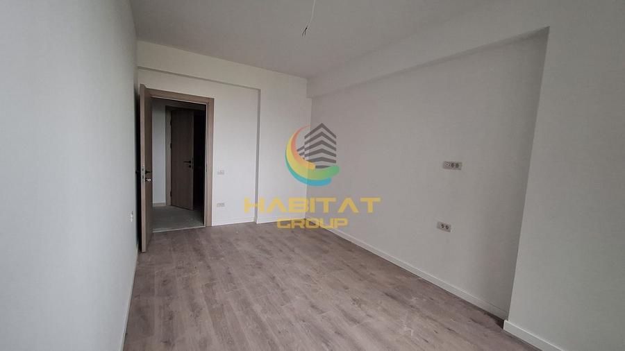 Apartament cu 3 camere semidecomandat în Berceni