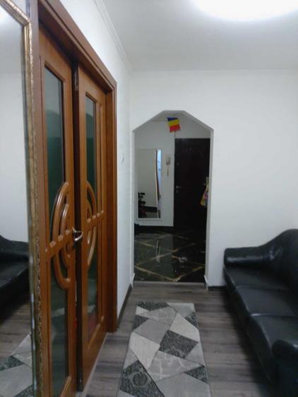 Apartament cu 2 camere decomandat în Apărătorii Patriei