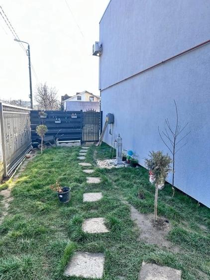 Casă cu 3 camere cu Garaj în Central