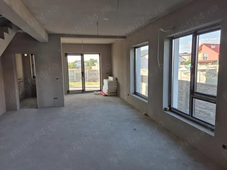 Casă cu 4 camere cu Teren 250 Mp în Săcălaz