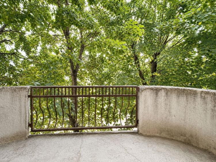 Apartament 3 camere decomandat, zona Alfa, etaj 1, două băi - 9