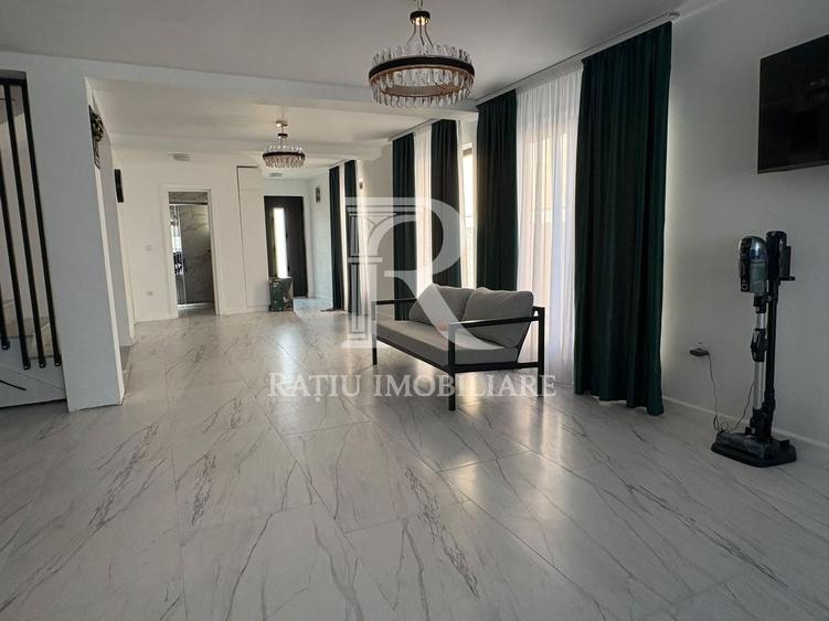 Duplex cu 6 camere cu Canalizare în Nord-Est