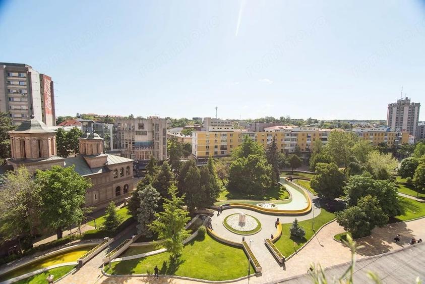 Apartament cu 4 camere decomandat în Ultracentral