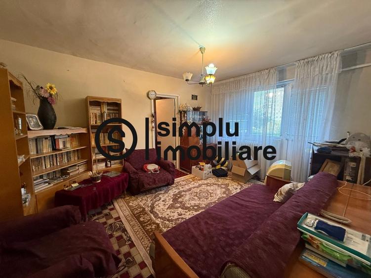 Apartament cu 2 camere semidecomandat, mobilat în Craiovița Nouă