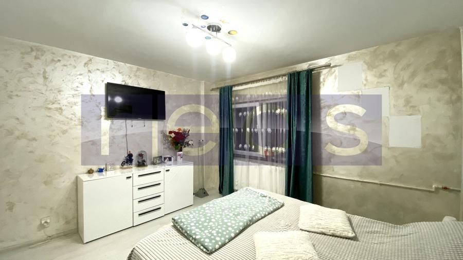 Apartament cu 3 camere decomandat în Drumul Sării