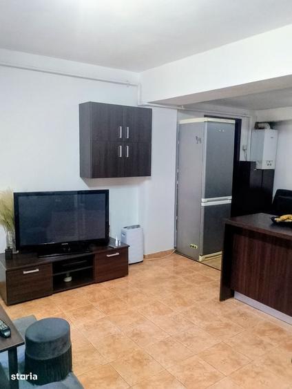 Apartament cu 3 camere în Telegrafului