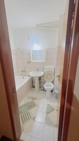 Inchiriez apartament decomandat de 2 camere in zona Ciresica _Constanta - 1