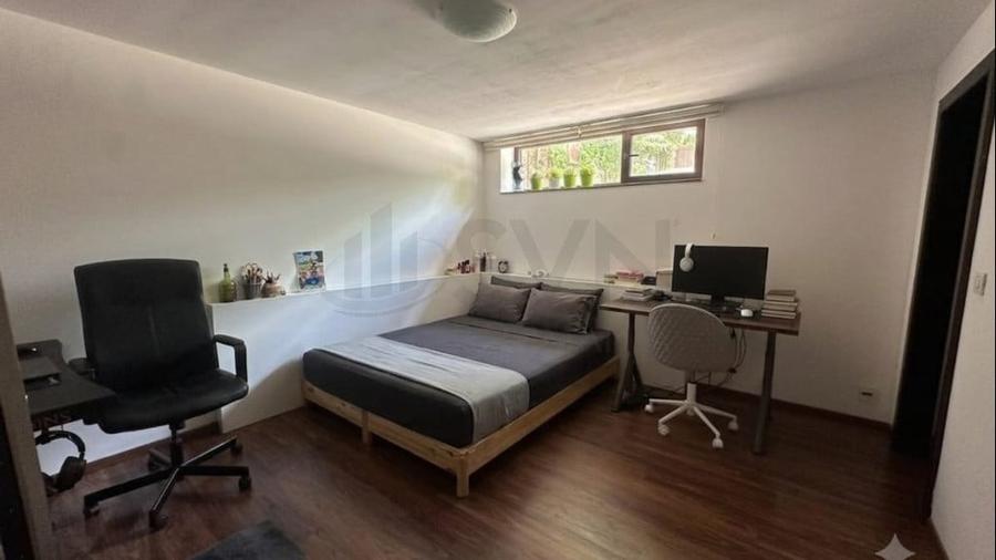 Casă cu 5 camere cu Teren 185 Mp în Vatra Luminoasă