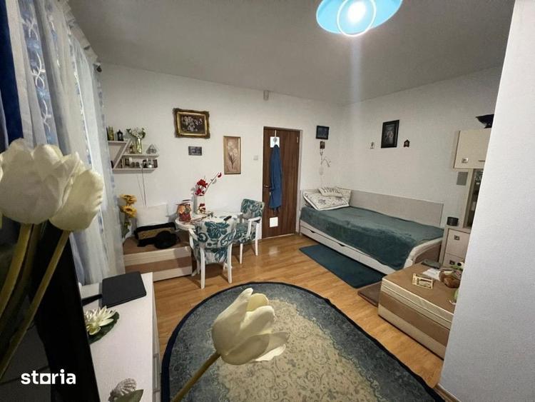 Casă cu 4 camere cu Teren 1300 Mp în Groși