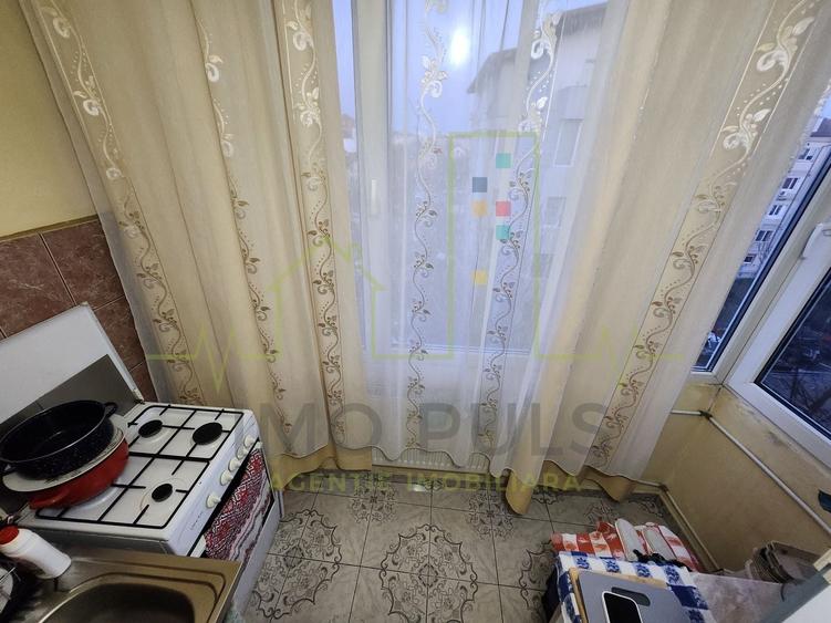 Apartament cu 2 camere decomandat, mobilat în Girocului