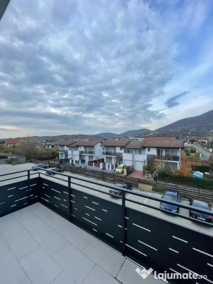 Apartament cu 2 camere semidecomandat, mobilat în Independenței