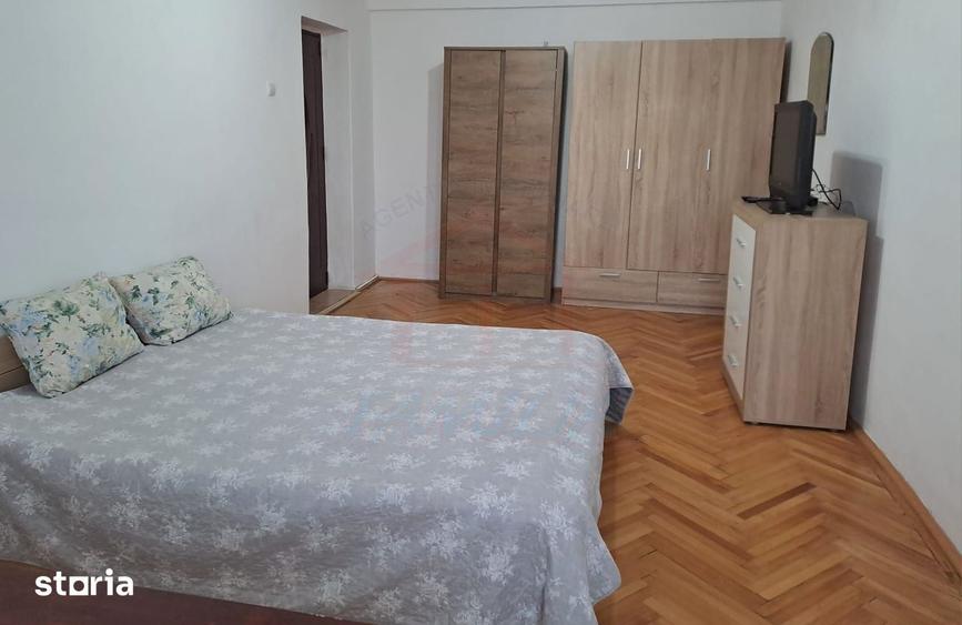 Apartament cu 2 camere decomandat, mobilat în Port
