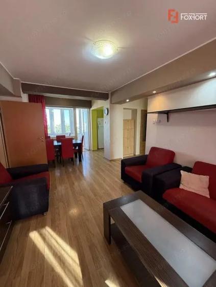 Apartament cu 4 camere semidecomandat, mobilat în Circumvalațiunii
