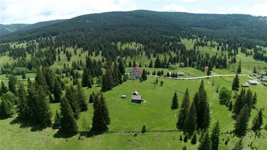 Spațiu comercial, de 984 mp, în Exterior Est