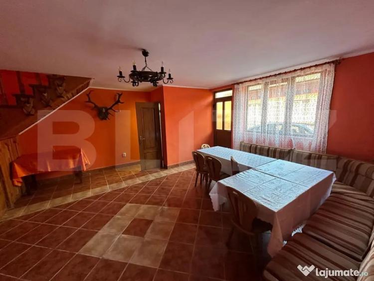 Casă cu 6 camere cu Teren 5500 Mp în Gura Văii