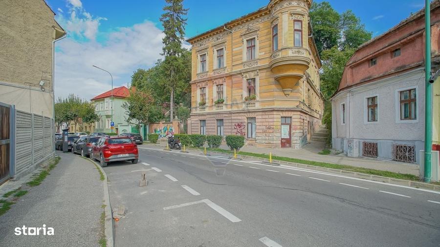 Casă cu 4 camere în Central