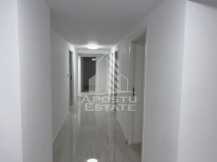 Casă individuală cu 8 camere cu Canalizare în Fabric