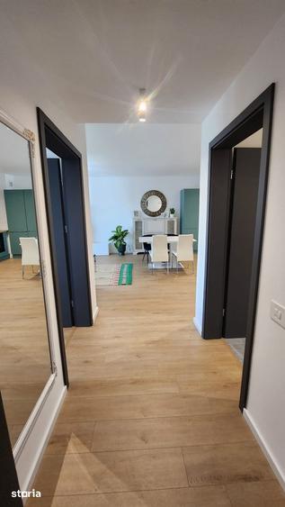 Apartament cu 3 camere semidecomandat în Dâmbul Rotund