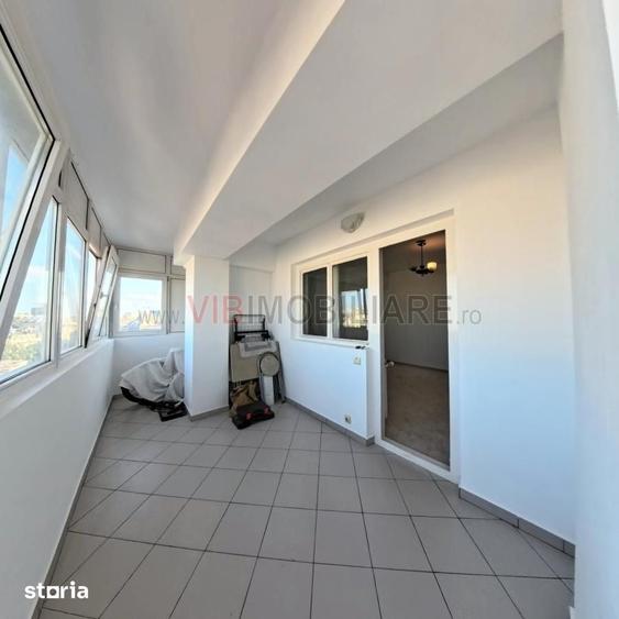 Apartament cu 4 camere decomandat în Romană